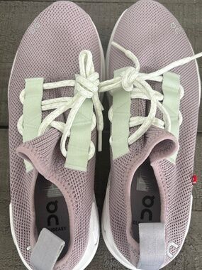 On cloud Cloudeasy Sneaker in Heron & Aloe Size 9 Women’s New in Box